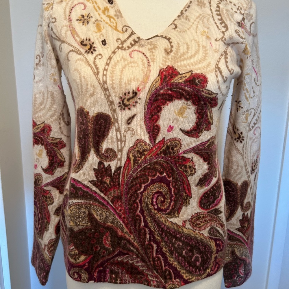 Cashmere red paisley sweater women’s Charter Club long sleeve pullover small.